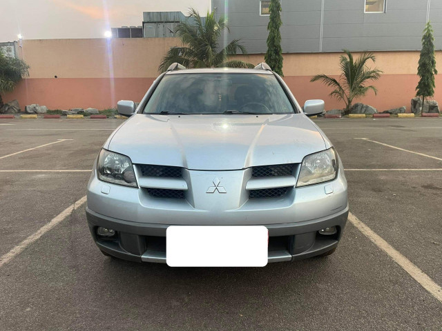 Mitsubishi Outlander, Voitures, Conakry