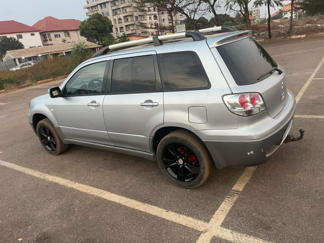 Mitsubishi Outlander, Voitures, Conakry