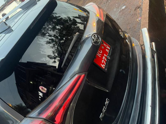 Toyota RAV4, Voitures, Conakry