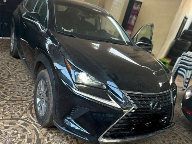 Lexus NX 300, Voitures, Conakry