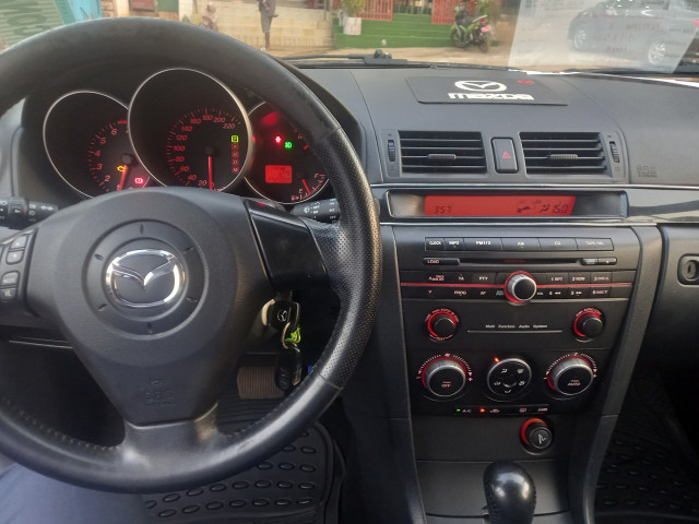 Mazda 3, Voitures, Conakry