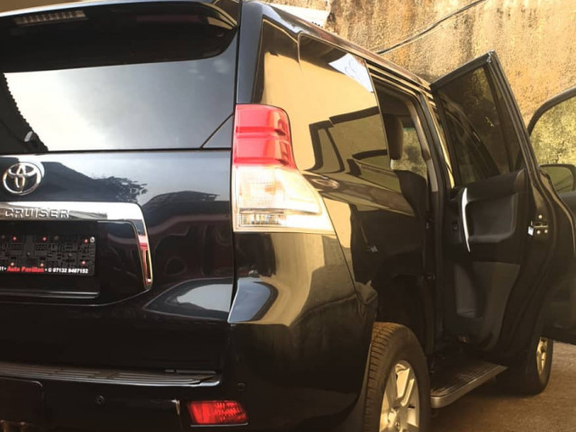 Toyota Land Cruiser Prado, Voitures, Conakry