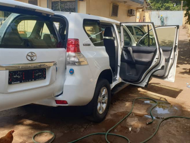 Toyota Land Cruiser Prado, Voitures, Conakry