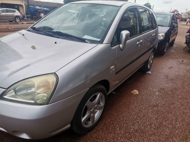 Suzuki Liana, Voitures, Conakry