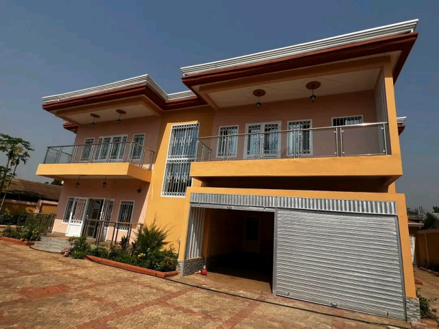 Différents Bâtiments à Tombolia, Maisons, Conakry