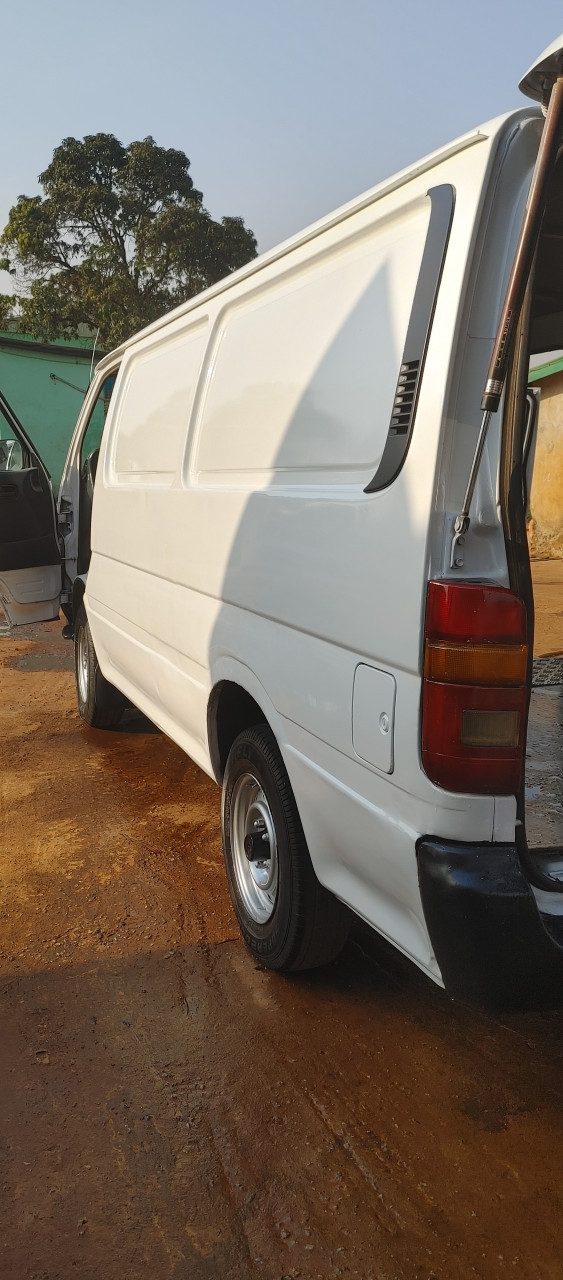 Toyota Hiace, Camions - Autobus, Conakry