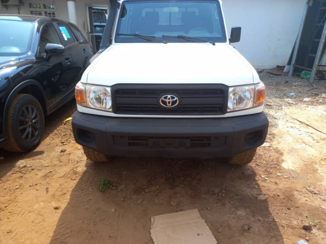 Toyota Land Cruiser, Voitures, Conakry