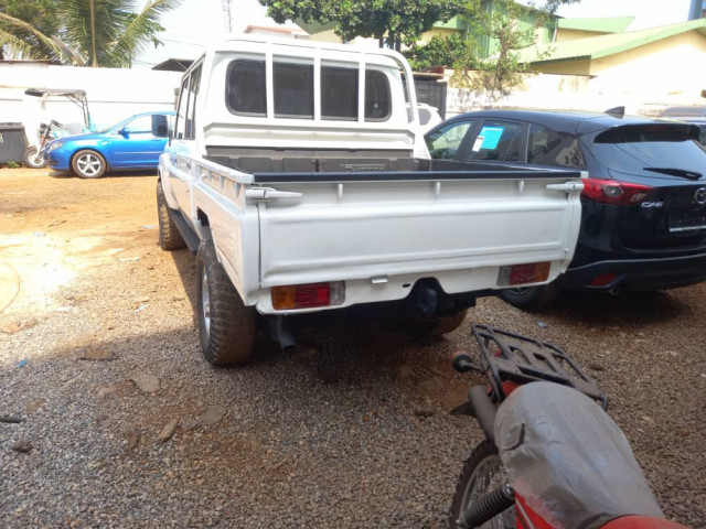 Toyota Land Cruiser, Voitures, Conakry