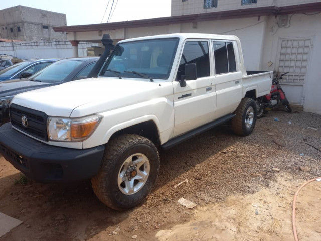 Toyota Land Cruiser, Voitures, Conakry