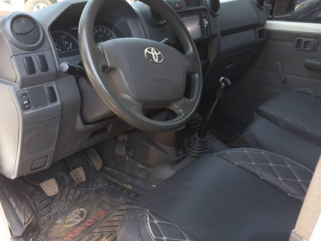 Toyota Land Cruiser, Voitures, Conakry