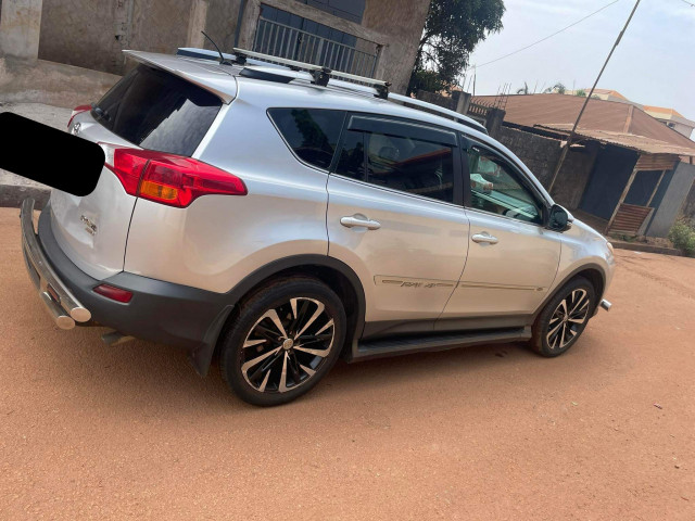 Toyota RAV4, Voitures, Conakry