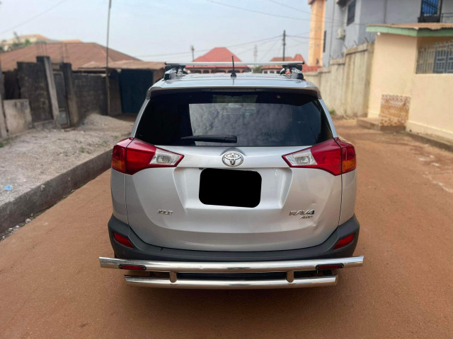 Toyota RAV4, Voitures, Conakry