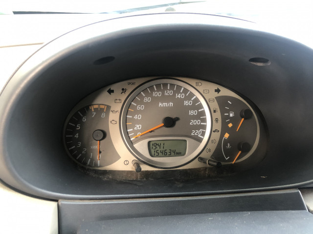 Nissan Almera Tino, Voitures, Conakry
