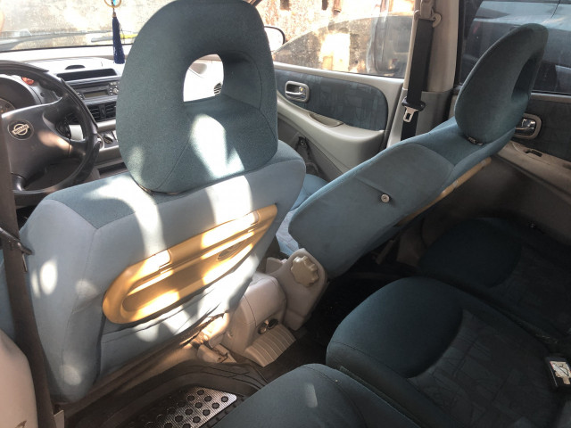 Nissan Almera Tino, Voitures, Conakry