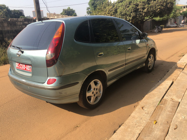 Nissan Almera Tino, Voitures, Conakry