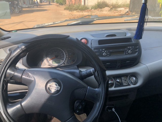 Nissan Almera Tino, Voitures, Conakry