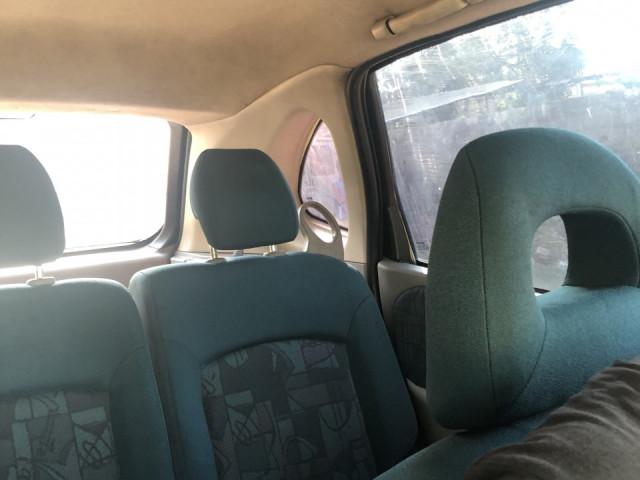 Nissan Almera Tino, Voitures, Conakry