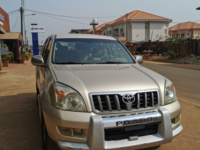 Toyota Land Cruiser Prado, Voitures, Conakry