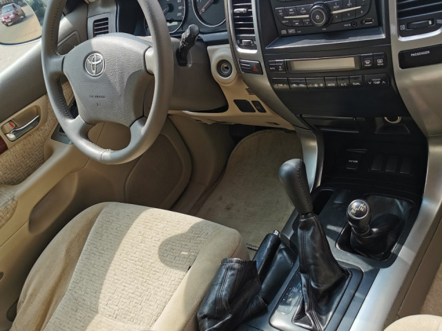Toyota Land Cruiser Prado, Voitures, Conakry