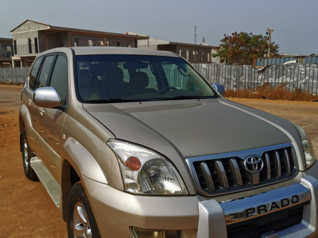 Toyota Land Cruiser Prado, Voitures, Conakry