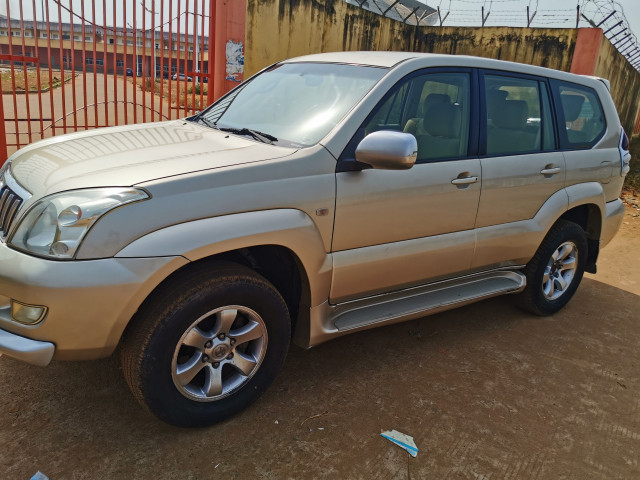 Toyota Land Cruiser Prado, Voitures, Conakry