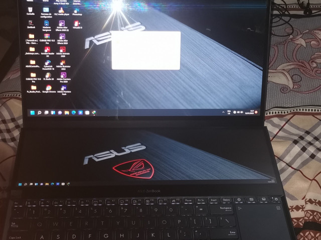 Asus ZenBook Pro, Ordinateurs - Moniteurs, Conakry