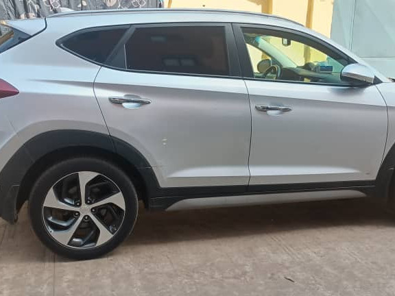 Hyundai Tucson, Voitures, Conakry