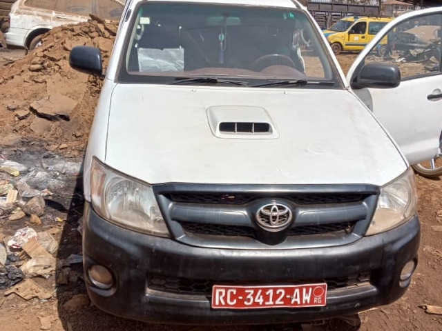 Toyota Hilux, Voitures, Conakry