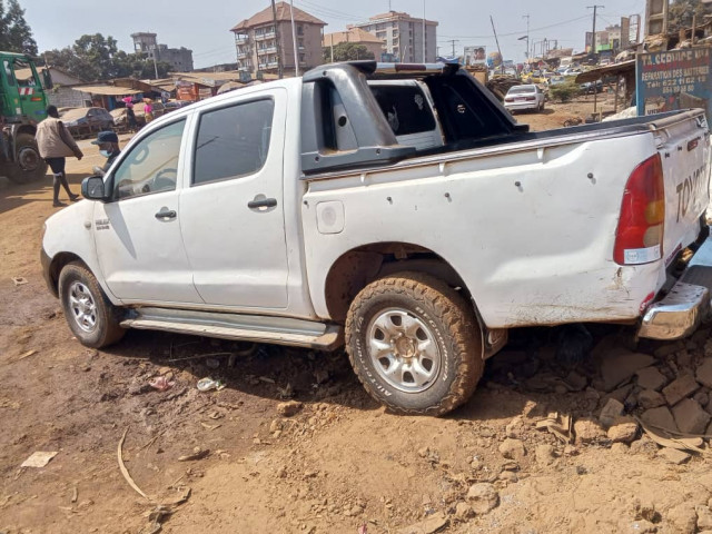 Toyota Hilux, Voitures, Conakry