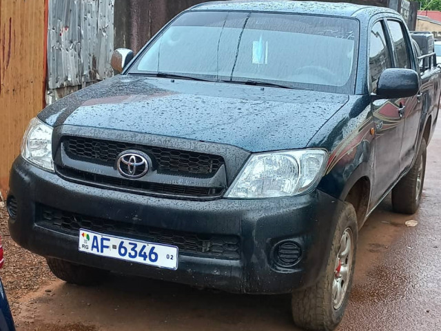 Toyota Hilux, Voitures, Conakry