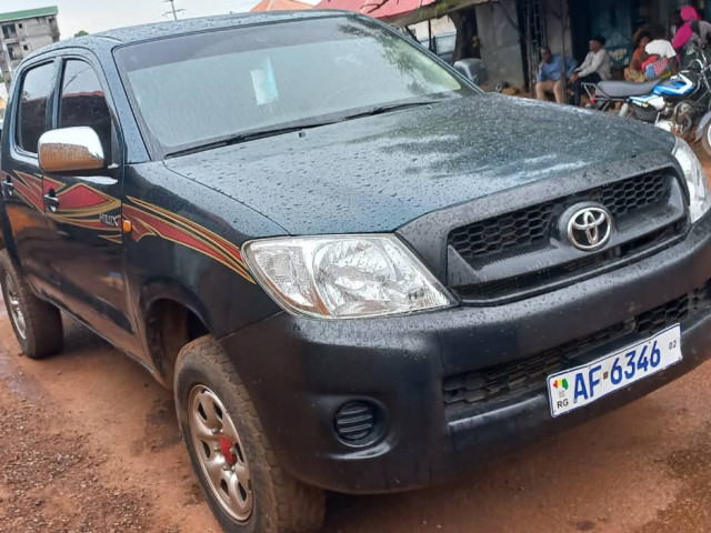 Toyota Hilux, Voitures, Conakry