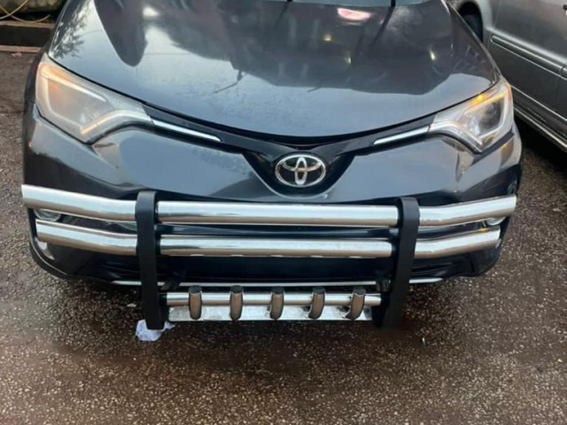 Toyota RAV4, Voitures, Conakry