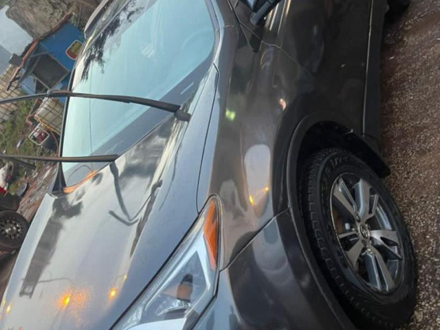 Toyota RAV4, Voitures, Conakry