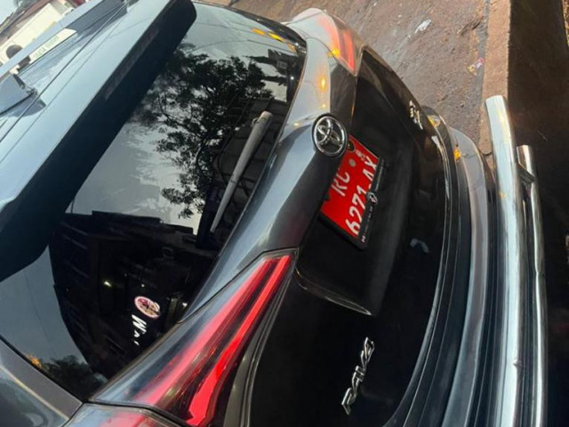 Toyota RAV4, Voitures, Conakry