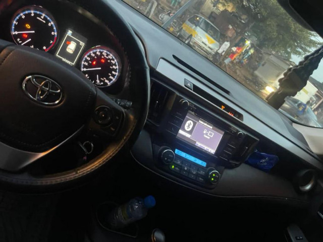 Toyota RAV4, Voitures, Conakry