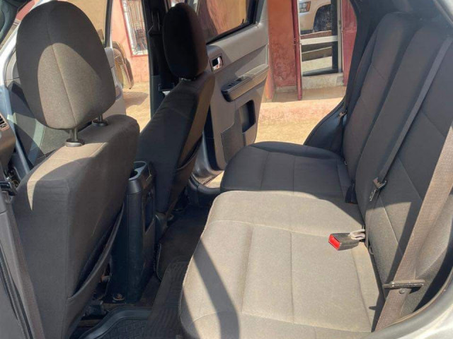 Ford Escape, Voitures, Conakry