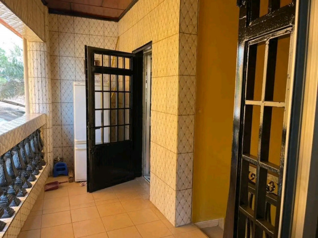 Bâtiment à Enco 5, Maisons, Conakry