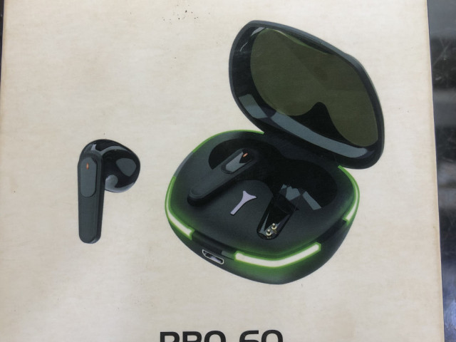 Ecouteurs Bluetooth Pro 60, Accessoires Mobiles, Conakry