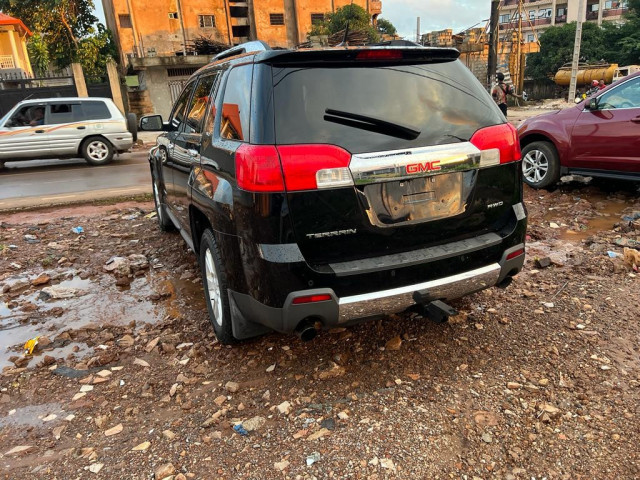 GMC Terrain, Voitures, Conakry