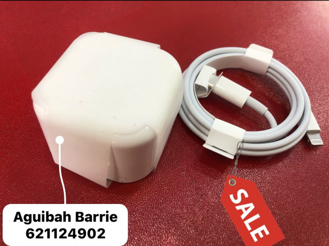 Différents Chargeurs, Électroniques de Bureau, Conakry