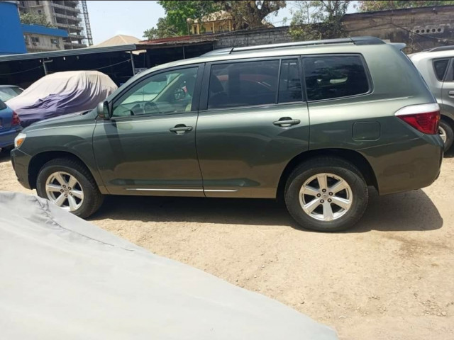 Toyota Highlander, Voitures, Conakry