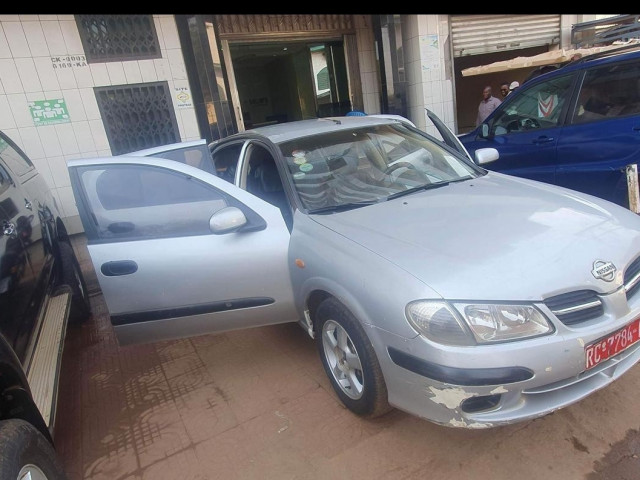 Nissan Almera, Voitures, Conakry