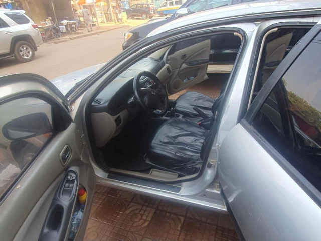 Nissan Almera, Voitures, Conakry