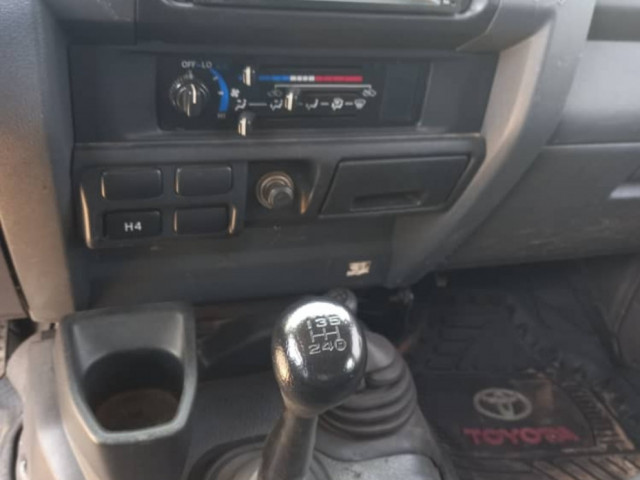 Toyota Land Cruiser, Voitures, Conakry