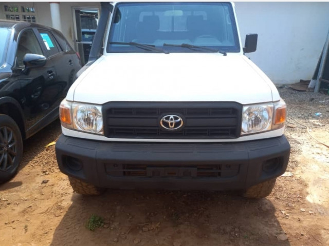 Toyota Land Cruiser, Voitures, Conakry