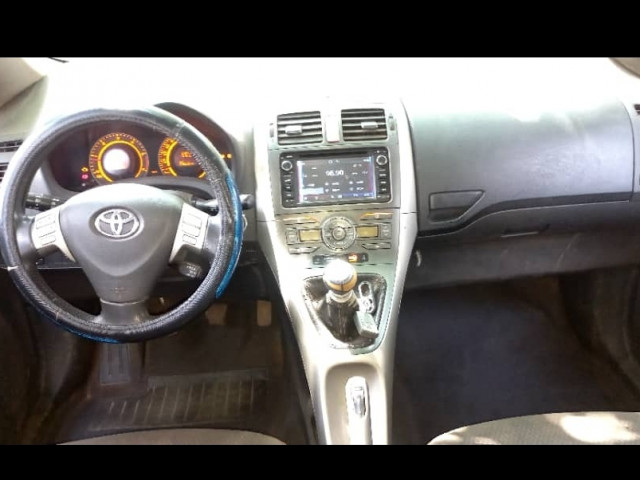 Toyota Auris, Voitures, Conakry