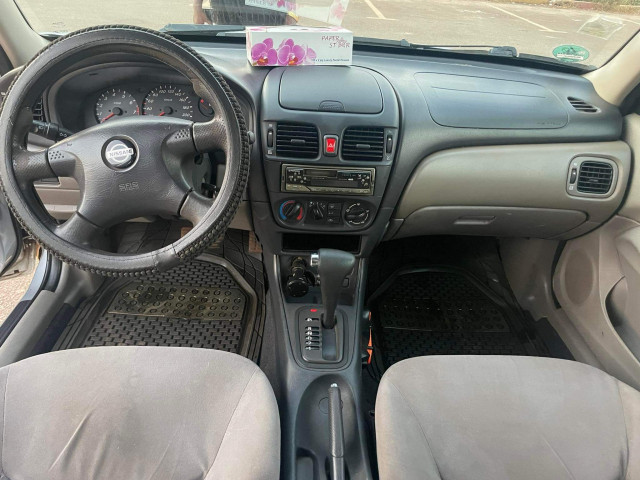 Nissan Almera, Voitures, Conakry