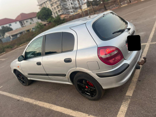 Nissan Almera, Voitures, Conakry