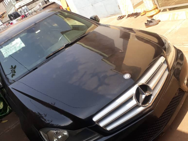 Mercedes-Bnez Classe C, Voitures, Conakry