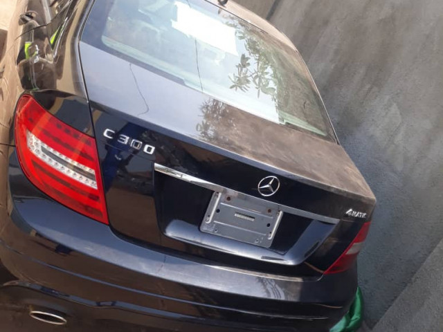 Mercedes-Bnez Classe C, Voitures, Conakry